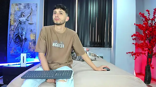 Snapshot of dracke_and_zara chatting on April 8, 2026, 12:28 pm dracke and zara online show from April 8, 2026, 12:28 pm