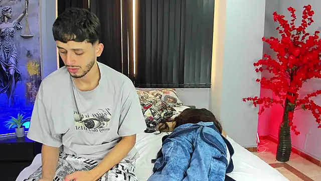 Snapshot of dracke_and_zara chatting on March 10, 2026, 1:04 pm dracke and zara online show from March 10, 2026, 1:04 pm