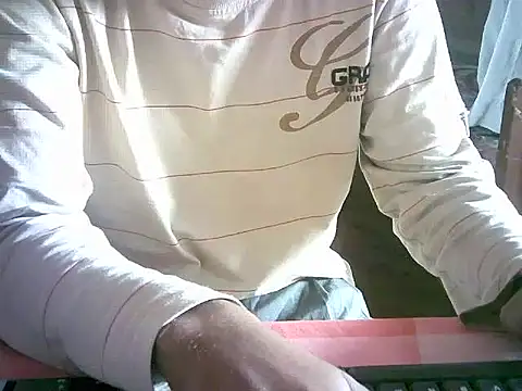 handsome12345  online show from January 19, 2026, 4:27 am