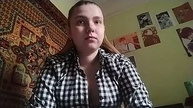 KikiBang online show from February 13, 2026, 8:47 am