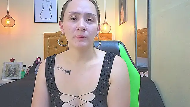 Lily Sanderss online show from December 15, 2025, 1:17 pm