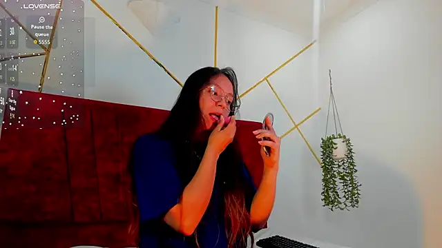 Julieta Lein  online show from January 10, 2026, 12:33 pm