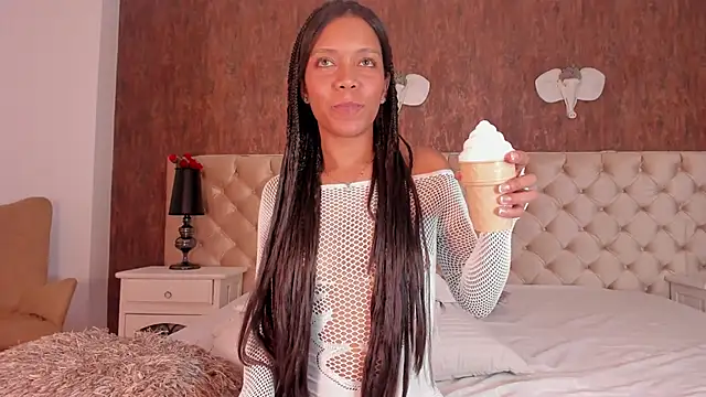 DaimondJohnson online show from February 24, 2026, 5:52 am