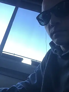 Spielzeugtwink online show from April 23, 2026, 4:30 pm