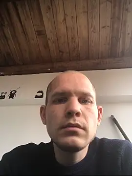Spielzeugtwink online show from June 12, 2026, 1:53 pm