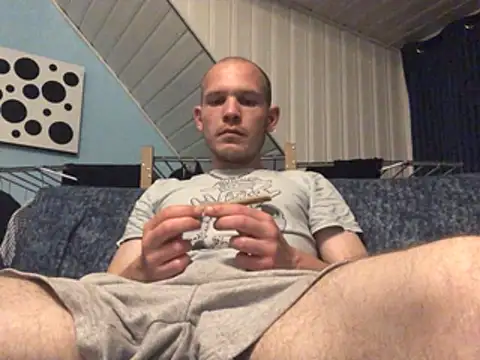 Spielzeugtwink online show from July 29, 2026, 11:04 pm