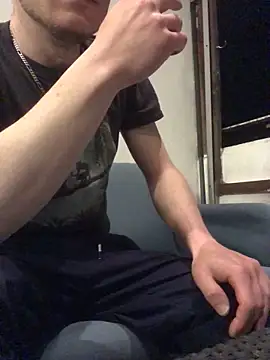 Snapshot of Spielzeugtwink chatting on May 10, 2026, 10:00 pm Spielzeugtwink online show from May 10, 2026, 10:00 pm