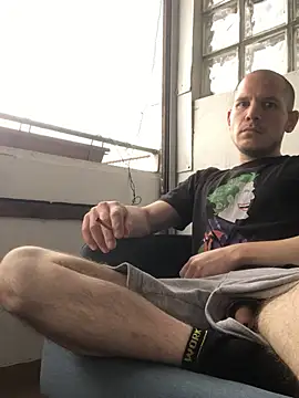Spielzeugtwink online show from July 19, 2026, 4:37 pm