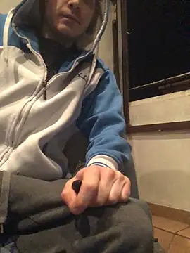 Spielzeugtwink online show from April 14, 2026, 9:53 pm