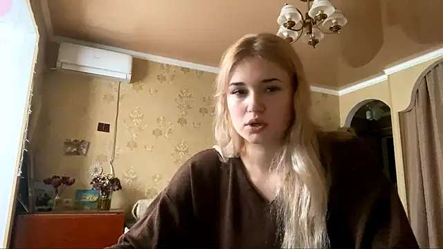 Snapshot of Malley_Saunds chatting on December 4, 2025, 8:46 am Malley Saunds online show from December 4, 2025, 8:46 am