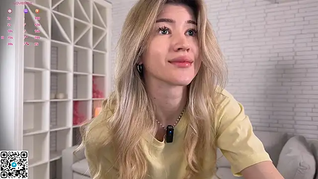 Snapshot of KissYourTessa chatting on June 4, 2026, 2:27 am KissYourTessa online show from June 4, 2026, 2:27 am