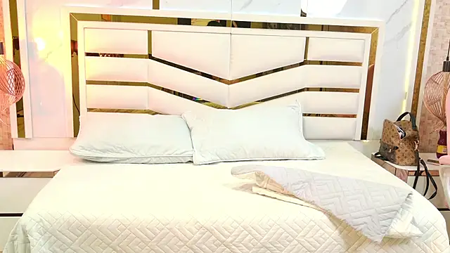 luciana agudelo online show from November 29, 2025, 7:14 pm