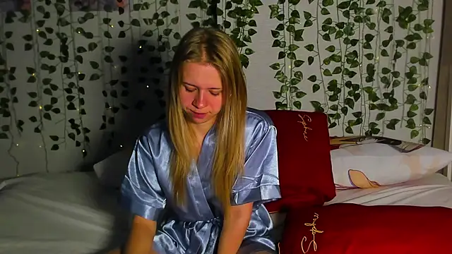 Snapshot of Cute_Beautiful_Princess chatting on November 30, 2025, 8:09 pm Cute Beautiful Princess online show from November 30, 2025, 8:09 pm