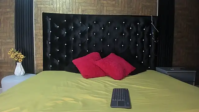 yeikoox online show from November 29, 2025, 3:06 am