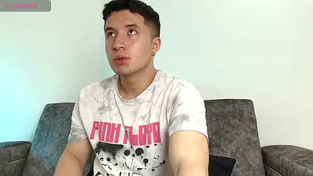 Ethan-Connor online show from December 1, 2025, 8:53 pm