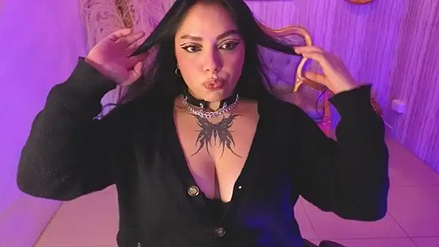 lexie s online show from December 16, 2025, 8:13 pm