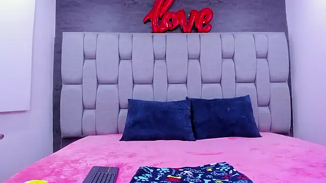 Sarita Ass online show from March 7, 2026, 4:19 am