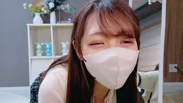 Nami-jpn online show from December 19, 2025, 9:55 am