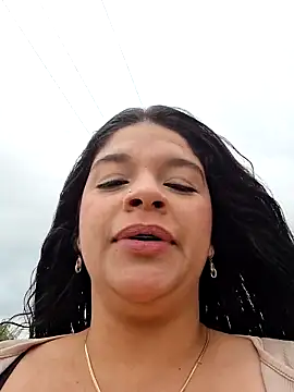 Layla-daring online show from December 22, 2025, 6:52 pm