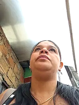 Layla-daring online show from December 15, 2025, 8:03 pm