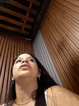 Snapshot of Layla-daring chatting on June 9, 2026, 5:58 pm Layla-daring online show from June 9, 2026, 5:58 pm