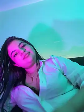 LouisaAlcott online show from December 3, 2025, 1:39 am