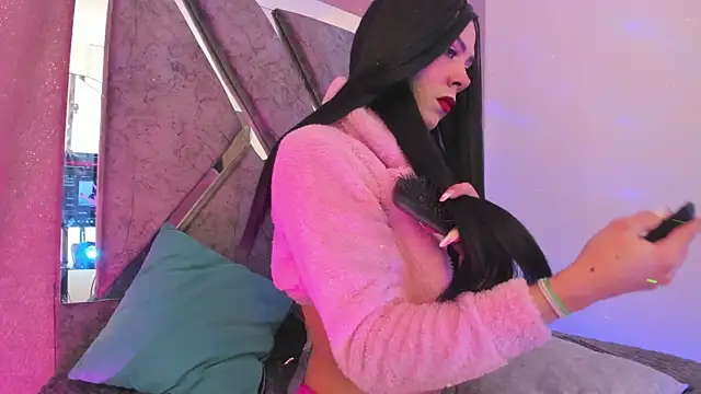 frany wolf  online show from December 22, 2025, 6:02 am