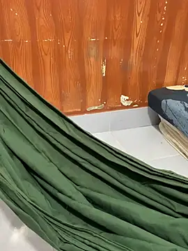 XndSeraphina online show from April 22, 2026, 4:41 am