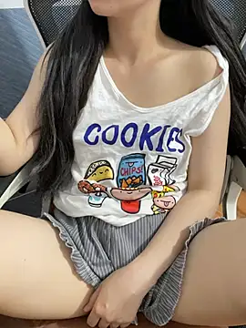 XndSeraphina online show from February 13, 2026, 10:26 am