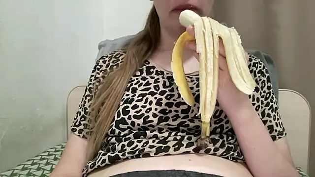 alisa kitcat online show from February 9, 2026, 5:05 am