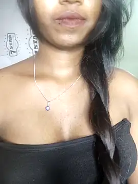 Snapshot of Simran_0011 chatting on April 22, 2026, 9:32 pm Simran 0011 online show from April 22, 2026, 9:32 pm