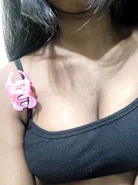 Simran 0011 online show from December 15, 2025, 2:12 pm