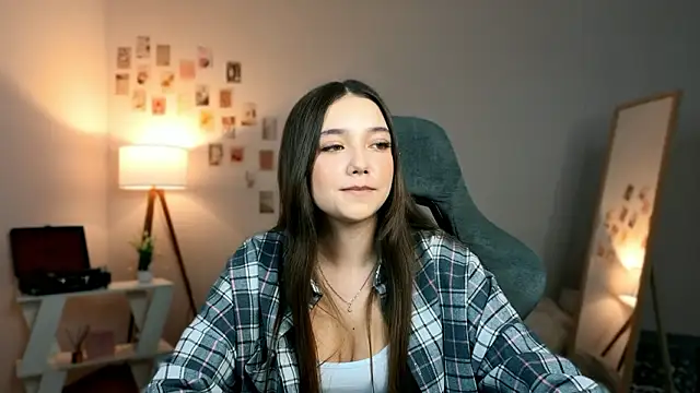 Vexorine online show from March 15, 2026, 7:43 pm