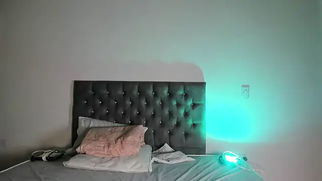 Teo Vanegass online show from November 22, 2025, 1:54 pm