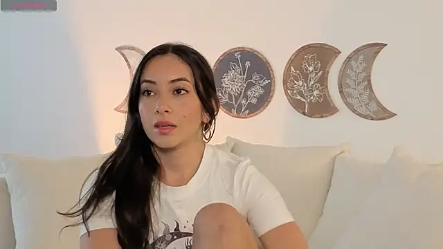 IsabellaSandoval online show from April 18, 2026, 8:53 pm