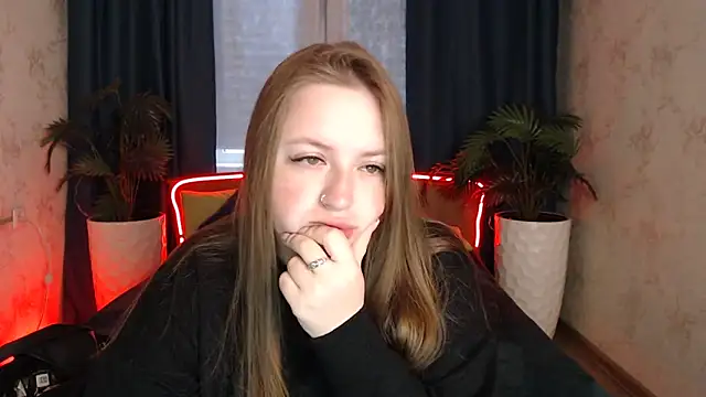 GirlPlayer online show from April 6, 2026, 1:12 am