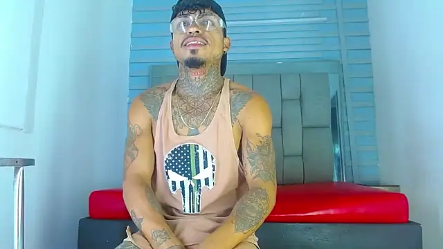 Hot Latino x online show from March 15, 2026, 12:45 pm