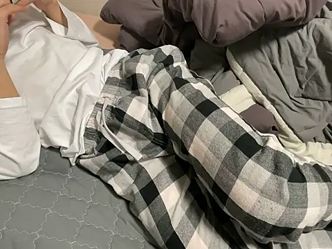 Snapshot of __kim chatting on December 3, 2025, 1:21 pm kim online show from December 3, 2025, 1:21 pm