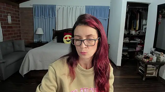 Charlotte-Willson online show from November 26, 2025, 1:05 am