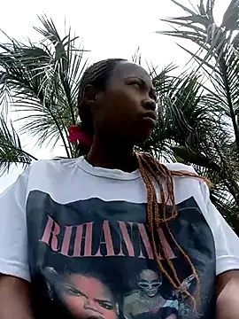 Sweethoneypot25 online show from December 16, 2025, 7:56 am