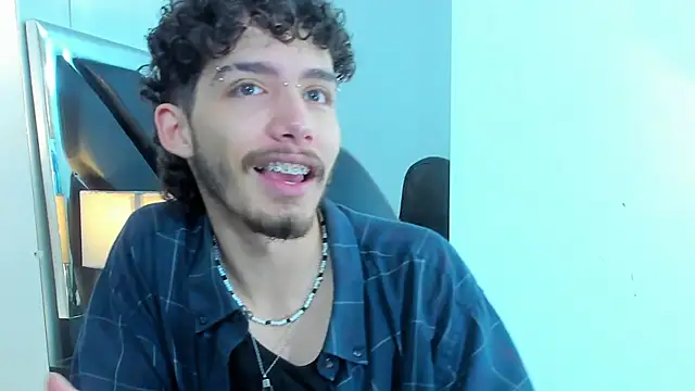 JojoBraando online show from November 26, 2025, 10:43 pm