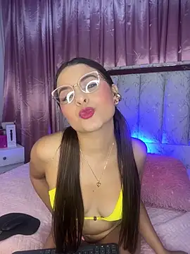 luna-fire online show from March 7, 2026, 3:35 am