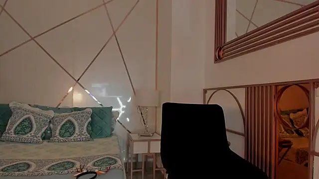 MafeArias23 online show from November 27, 2025, 9:48 pm