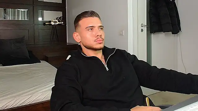 ElijahThorne online show from January 14, 2026, 5:00 am