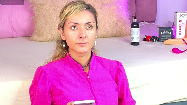 Lunitaa Diva online show from December 5, 2025, 2:37 pm