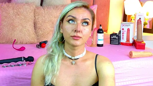 Lunitaa Diva online show from February 10, 2026, 3:44 pm