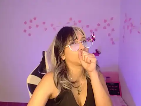 venus 222 online show from November 29, 2025, 4:34 am