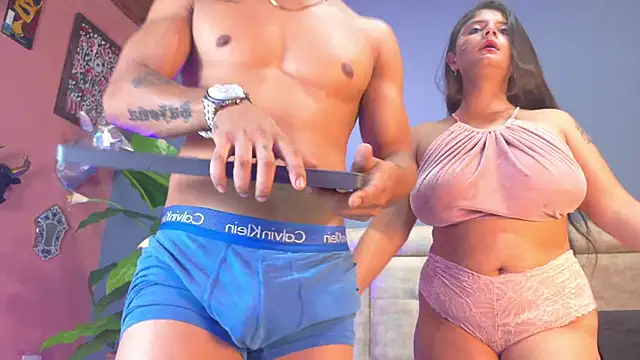 Snapshot of tony_megan chatting on December 1, 2025, 1:23 pm tony megan online show from December 1, 2025, 1:23 pm