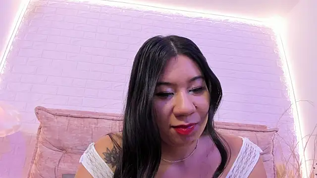 Snapshot of lunaa_hart chatting on May 1, 2026, 12:04 am lunaa hart online show from May 1, 2026, 12:04 am
