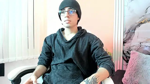 Snapshot of eren_jeager chatting on February 14, 2026, 2:01 am eren jeager online show from February 14, 2026, 2:01 am